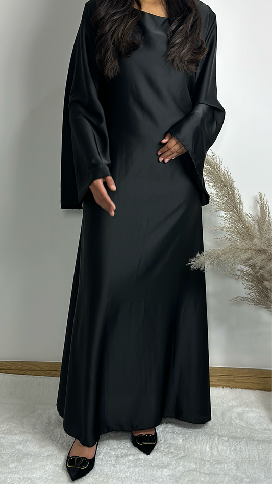 Zayna dress in black